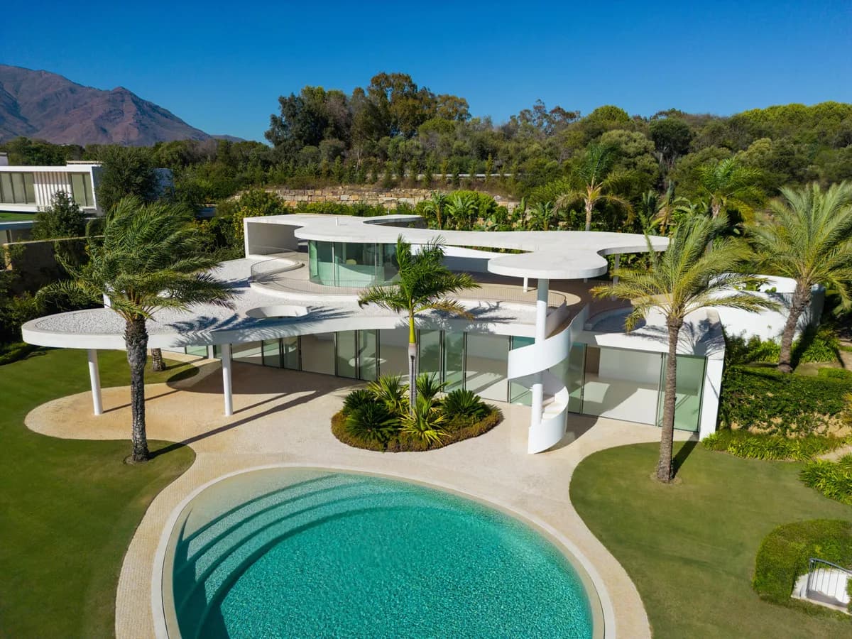 4 Bedroom Detached Villa for Sale in Casares, Málaga - Image 8