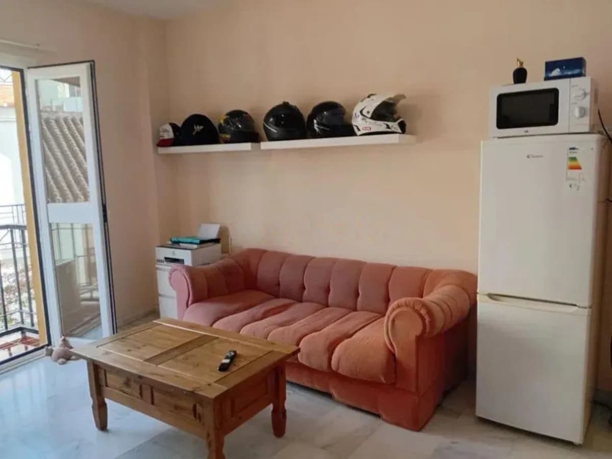 1 Bedroom Middle Floor Apartment for Sale in Monda, Málaga - Image 3