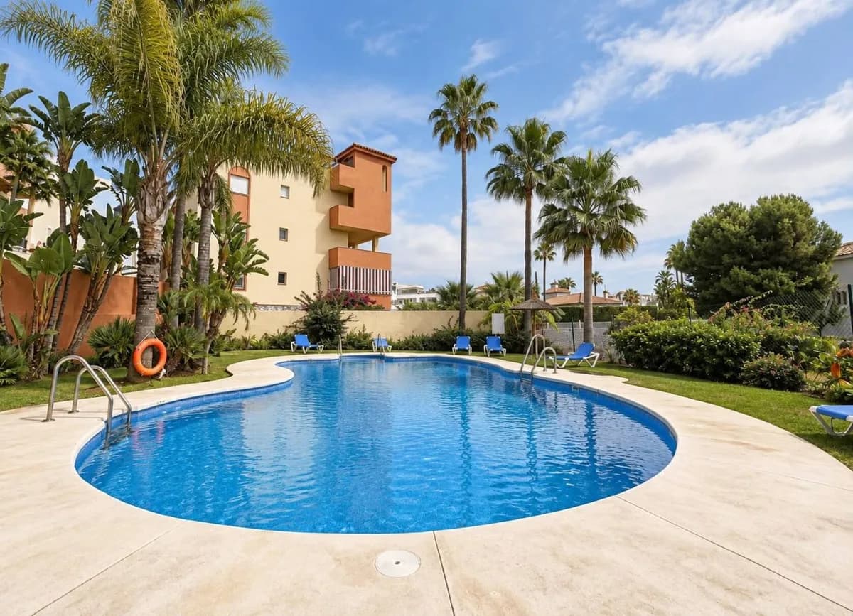 2 Bedroom Middle Floor Apartment for Sale in Riviera del Sol, Málaga