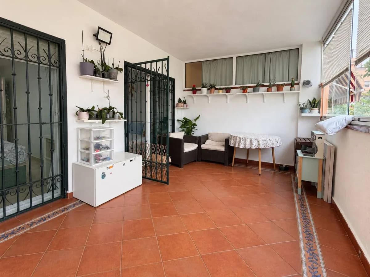 2 Bedroom Middle Floor Apartment for Sale in Riviera del Sol, Málaga - Image 5