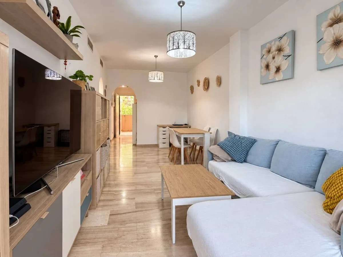2 Bedroom Middle Floor Apartment for Sale in Riviera del Sol, Málaga - Image 6