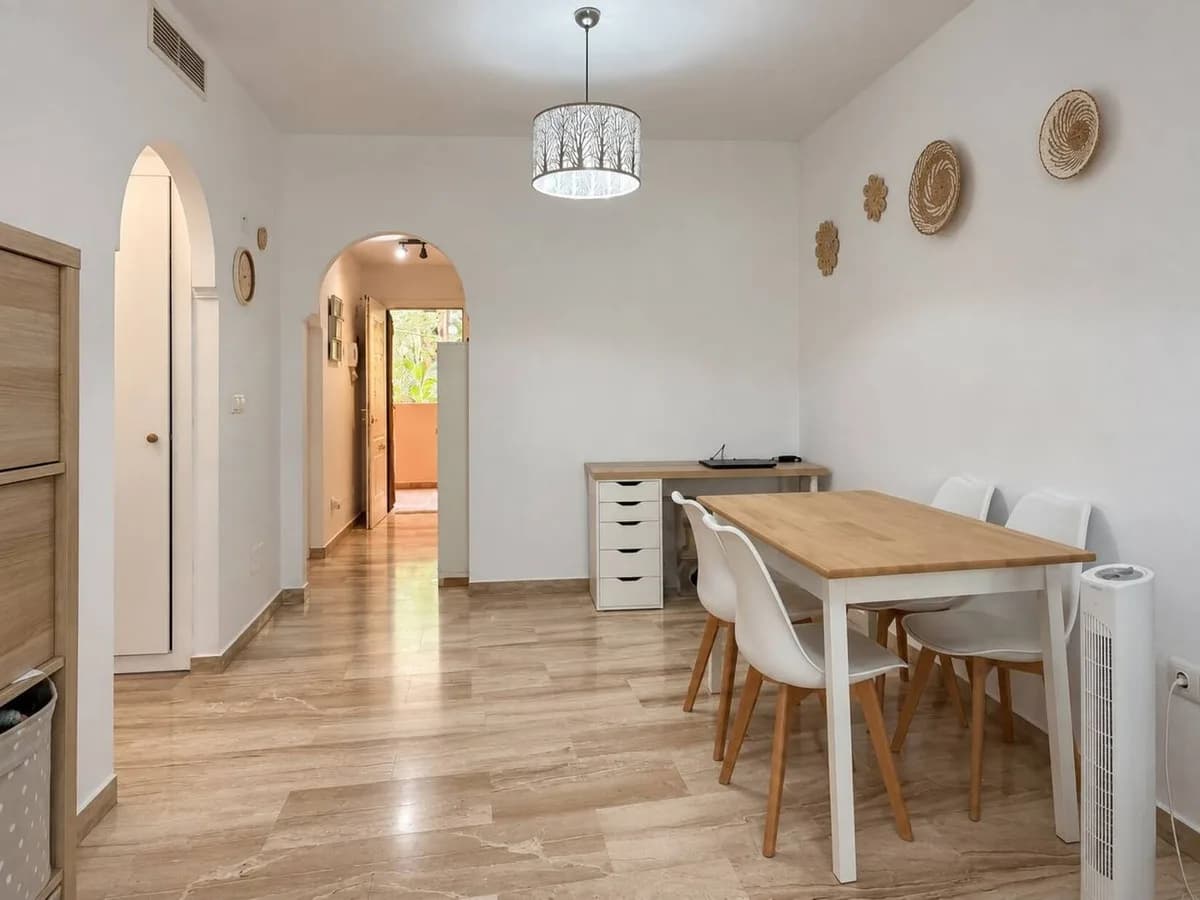 2 Bedroom Middle Floor Apartment for Sale in Riviera del Sol, Málaga - Image 7