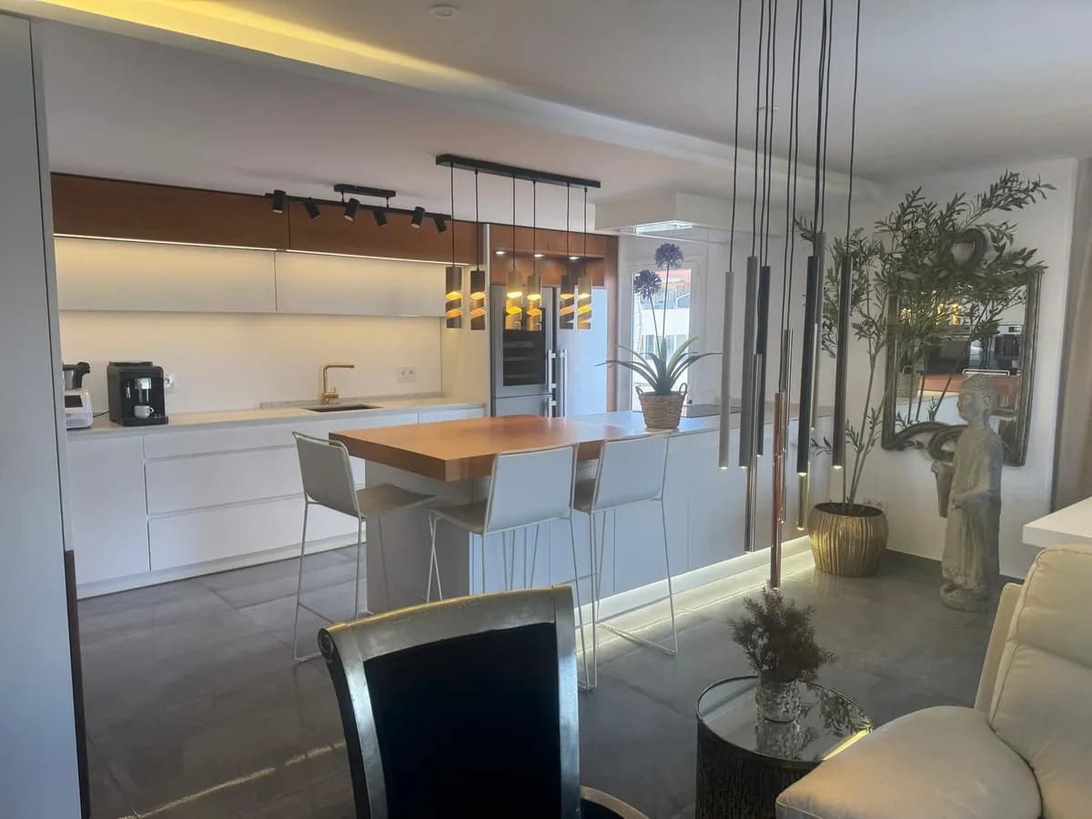2 Bedroom Top Floor Apartment for Sale in Fuengirola, Málaga - Image 5