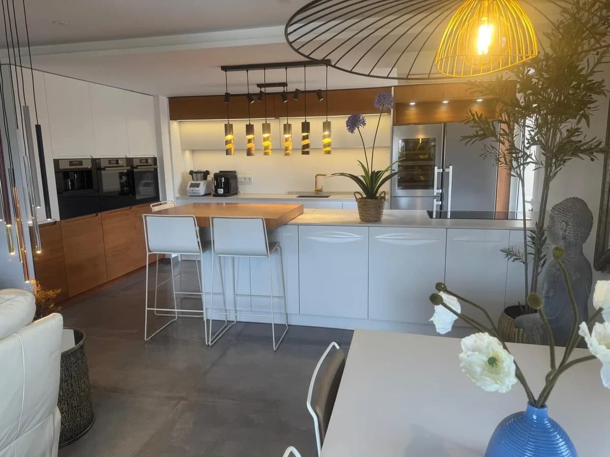 2 Bedroom Top Floor Apartment for Sale in Fuengirola, Málaga - Image 7