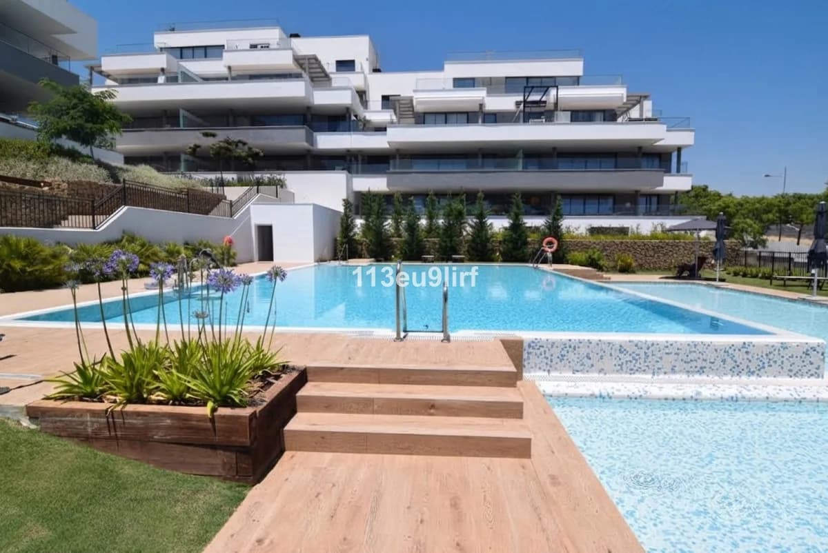 3 Bedroom Ground Floor Apartment for Sale in Estepona, Málaga - Image 2