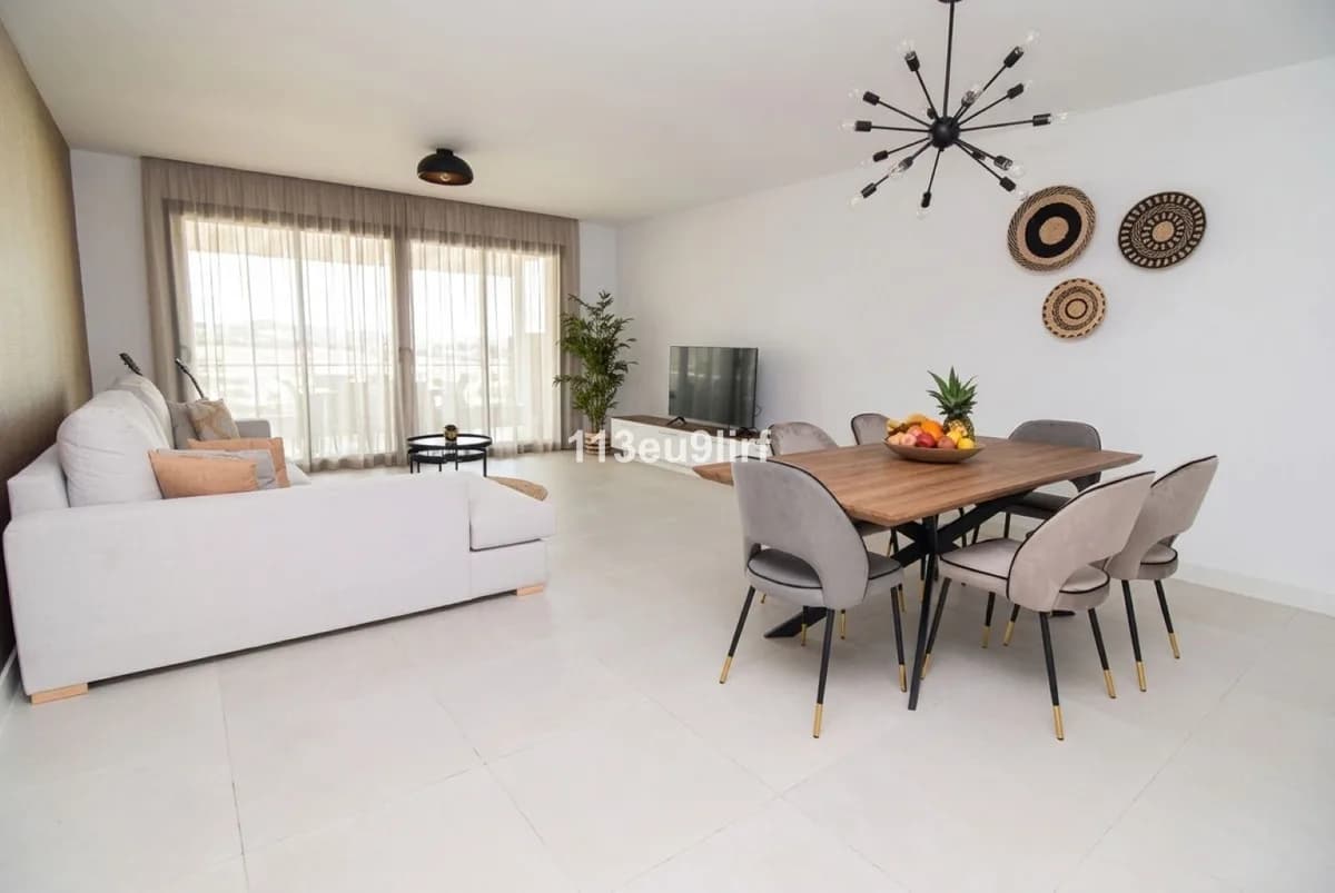 3 Bedroom Ground Floor Apartment for Sale in Estepona, Málaga - Image 8