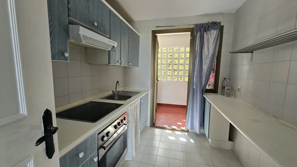 2 Bedroom Top Floor Apartment for Sale in Riviera del Sol, Málaga - Image 6
