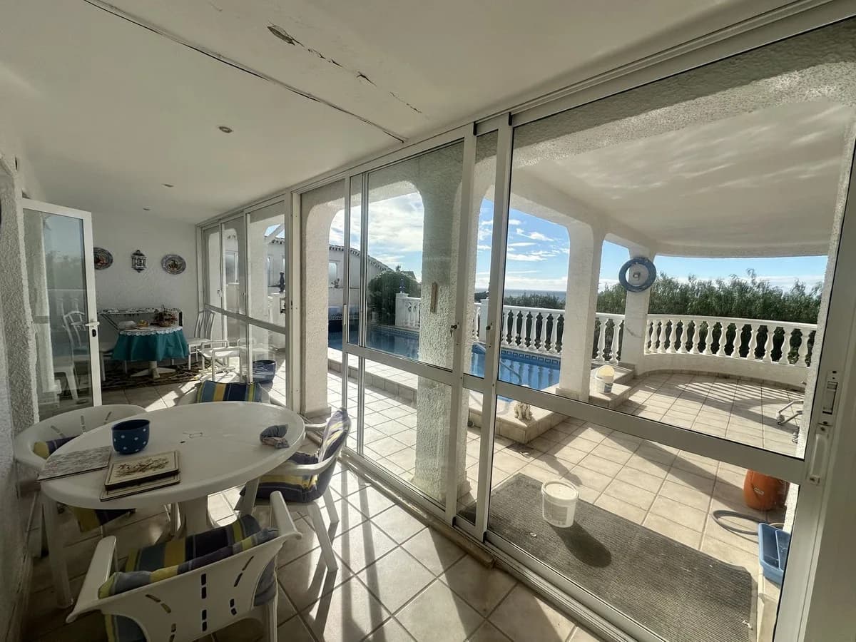 3 Bedroom Detached Villa for Sale in Calahonda, Málaga - Image 3