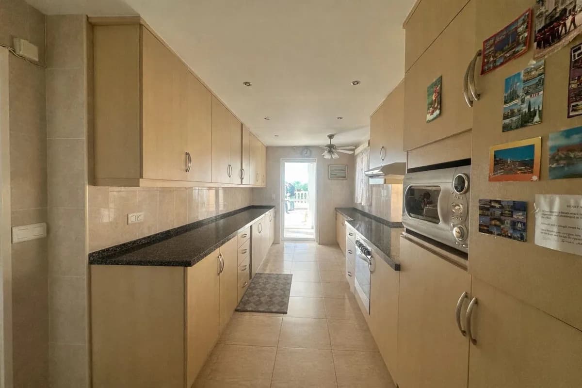 3 Bedroom Detached Villa for Sale in Calahonda, Málaga - Image 5