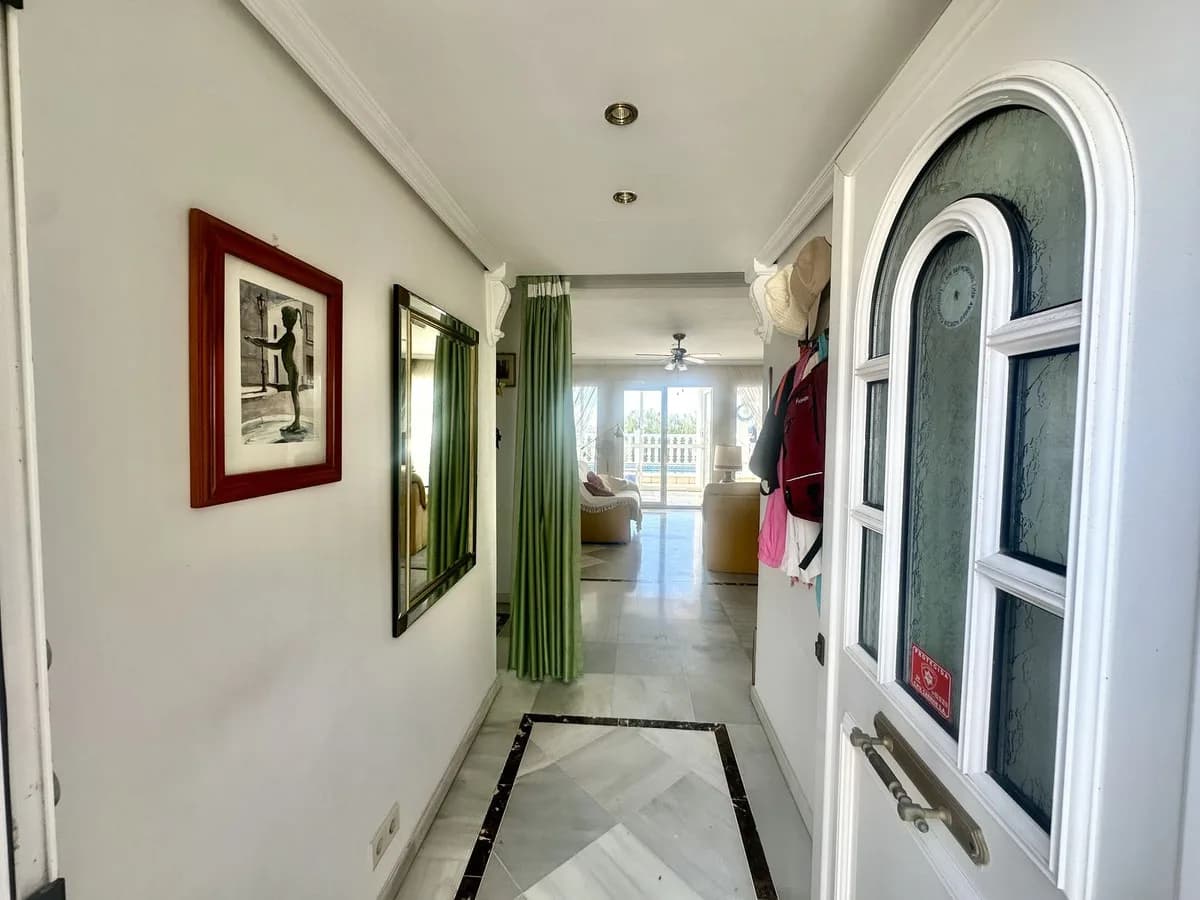 3 Bedroom Detached Villa for Sale in Calahonda, Málaga - Image 8