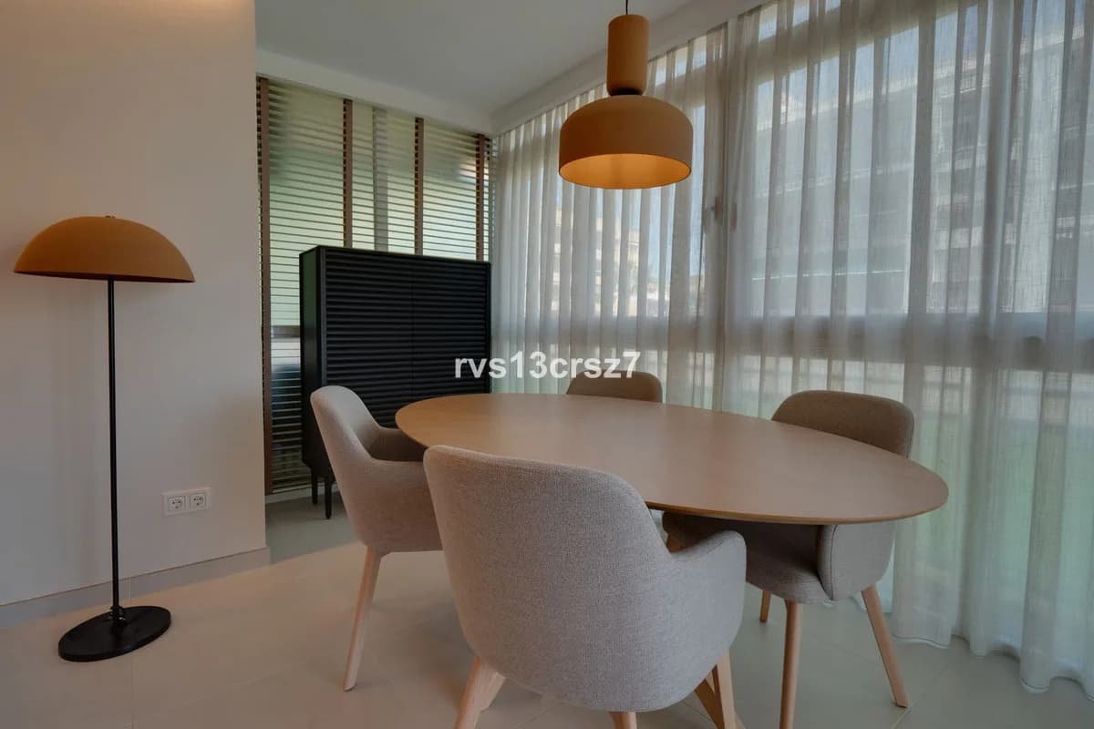 2 Bedroom Middle Floor Apartment for Sale in Marbella, Málaga - Image 4