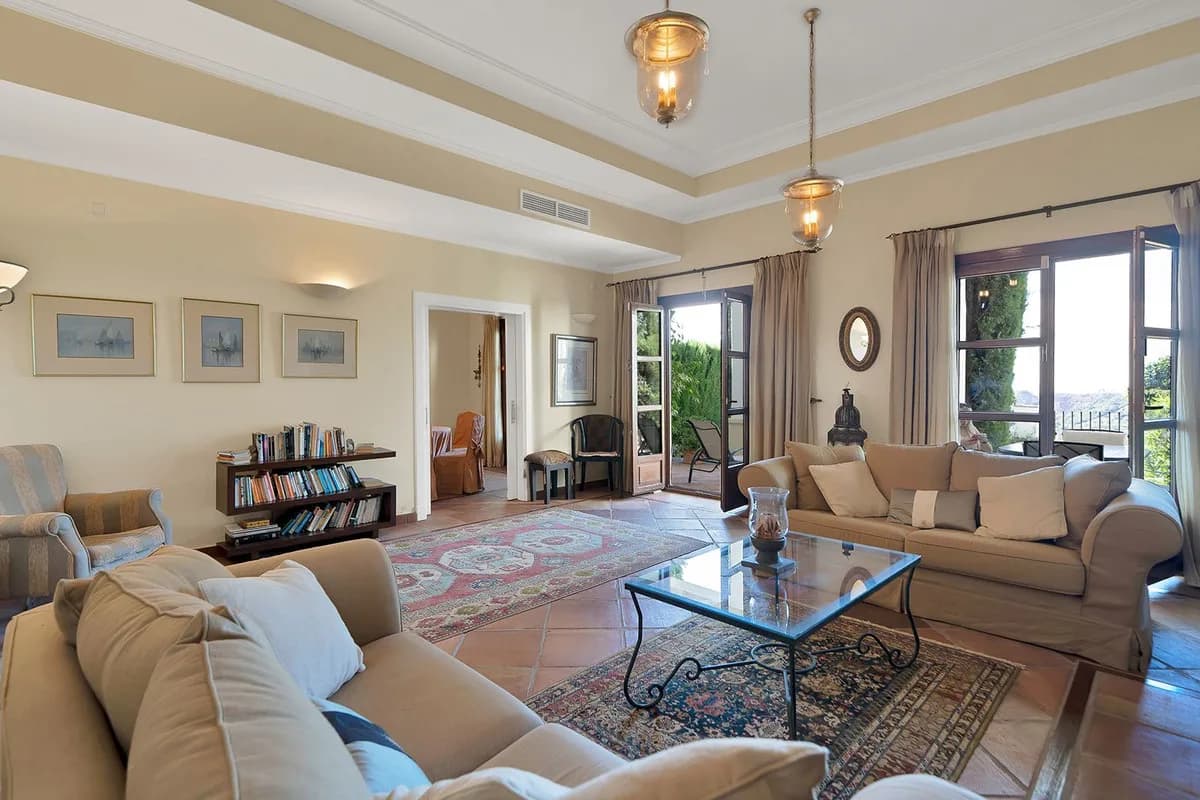 3 Bedroom Townhouse for Sale in Benahavís, Málaga - Image 3
