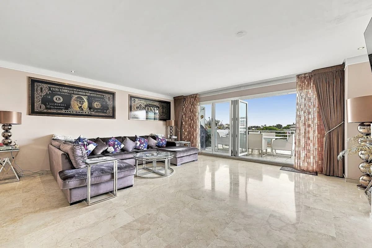 3 Bedroom Top Floor Apartment for Sale in Benalmadena Costa, Málaga - Image 6