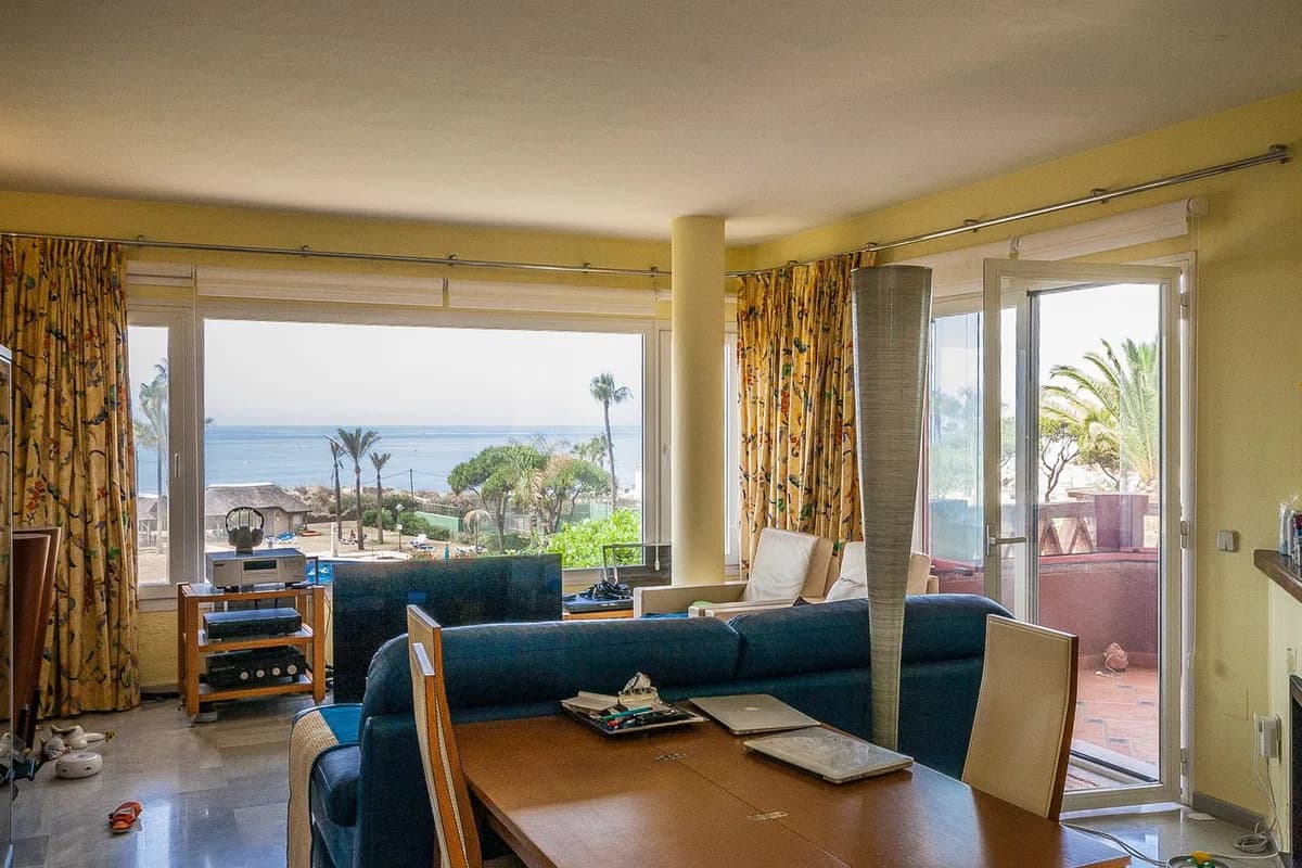 2 Bedroom Middle Floor Apartment for Sale in Elviria, Málaga - Image 8