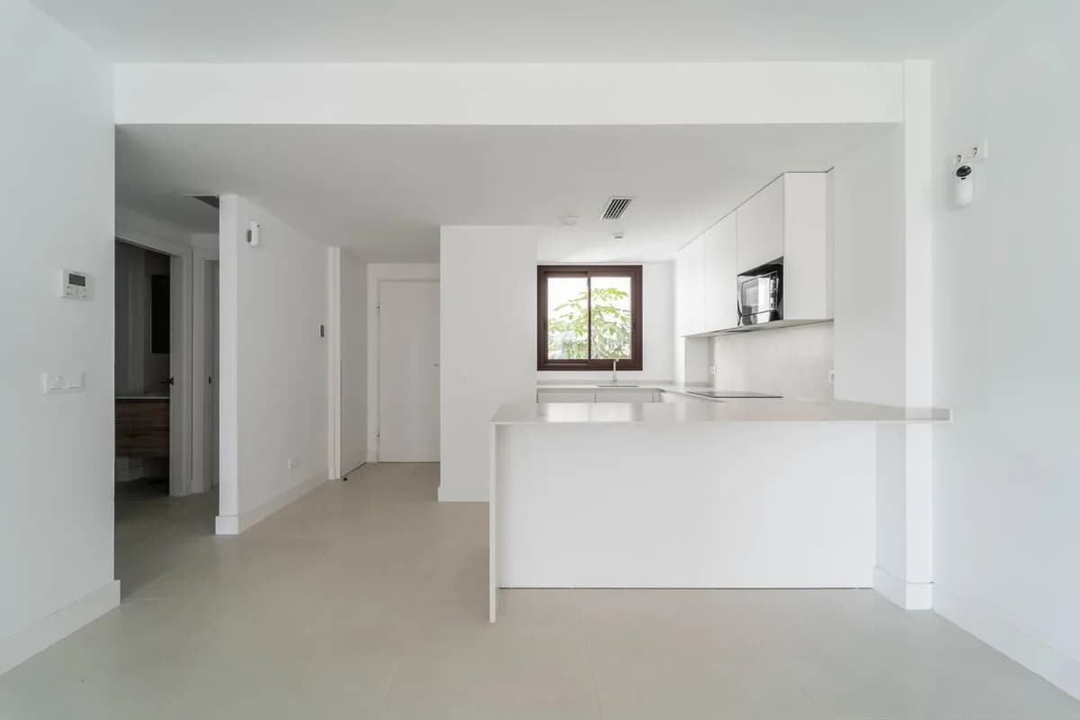 2 Bedroom Ground Floor Apartment for Sale in Fuengirola, Málaga - Image 8
