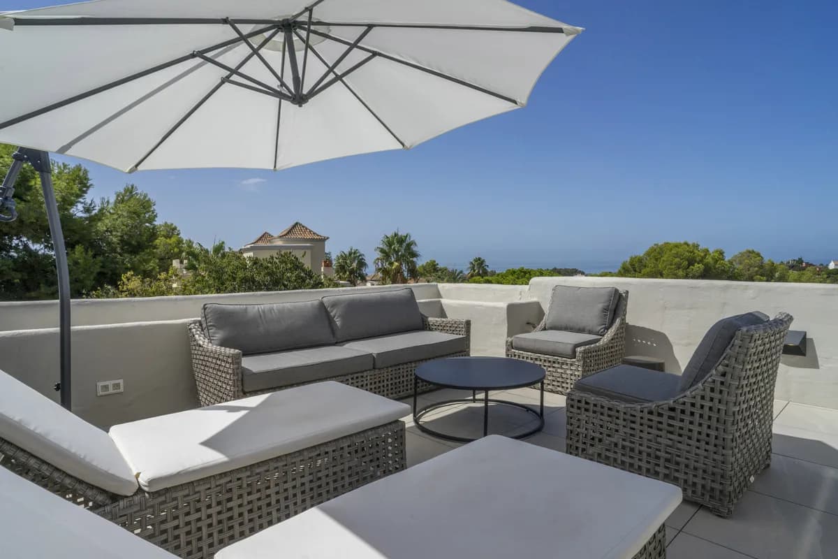 5 Bedroom Townhouse for Sale in Artola, Málaga