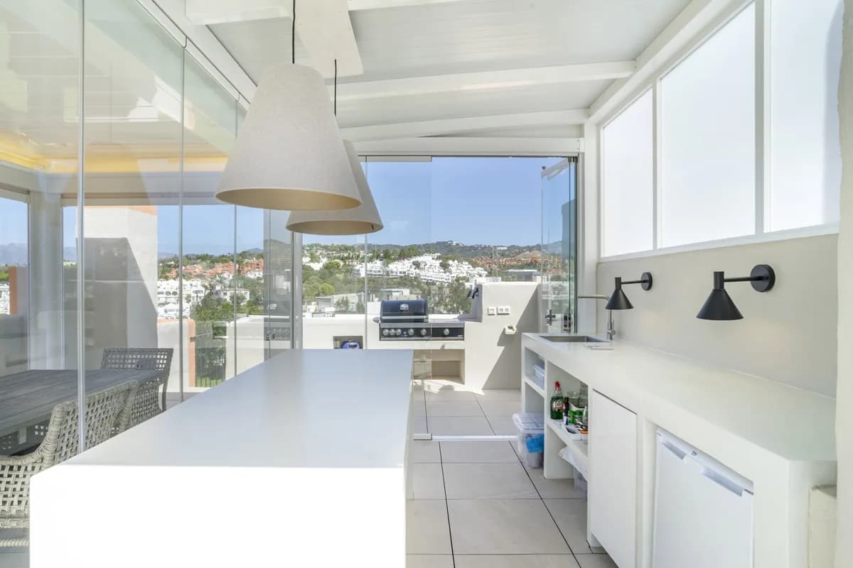 5 Bedroom Townhouse for Sale in Artola, Málaga - Image 4