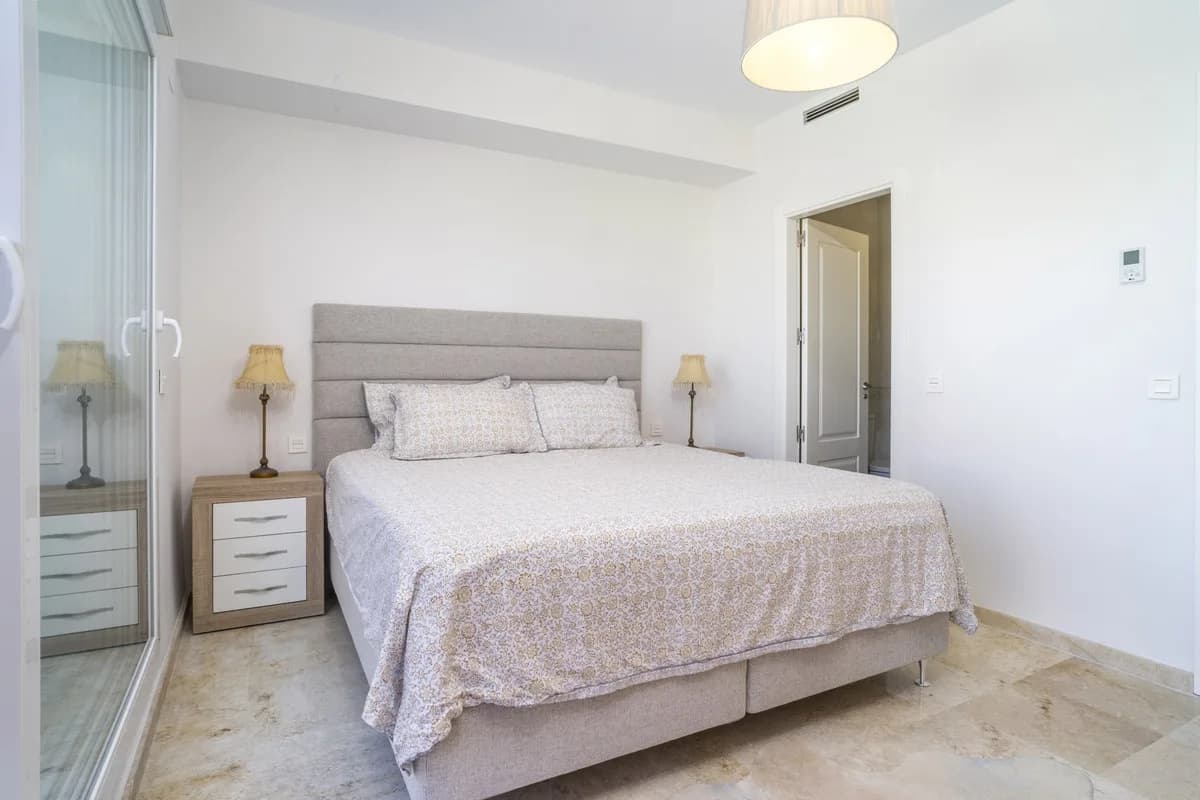 5 Bedroom Townhouse for Sale in Artola, Málaga - Image 5
