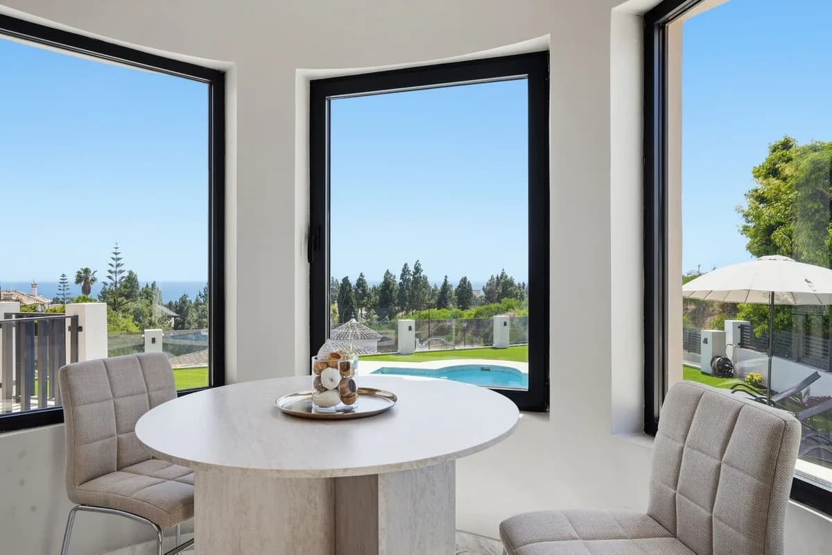 4 Bedroom Detached Villa for Sale in El Chaparral, Málaga - Image 7