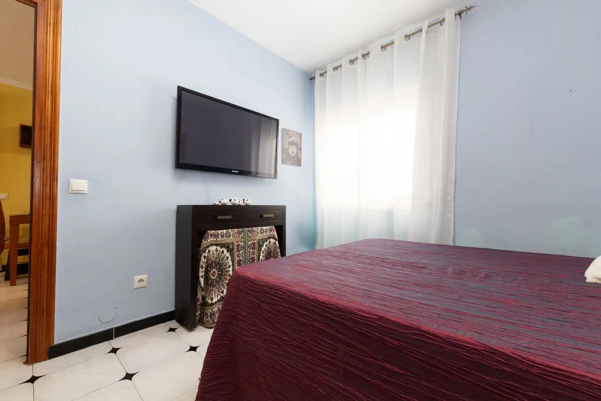 2 Bedroom Middle Floor Apartment for Sale in Fuengirola, Málaga - Image 5