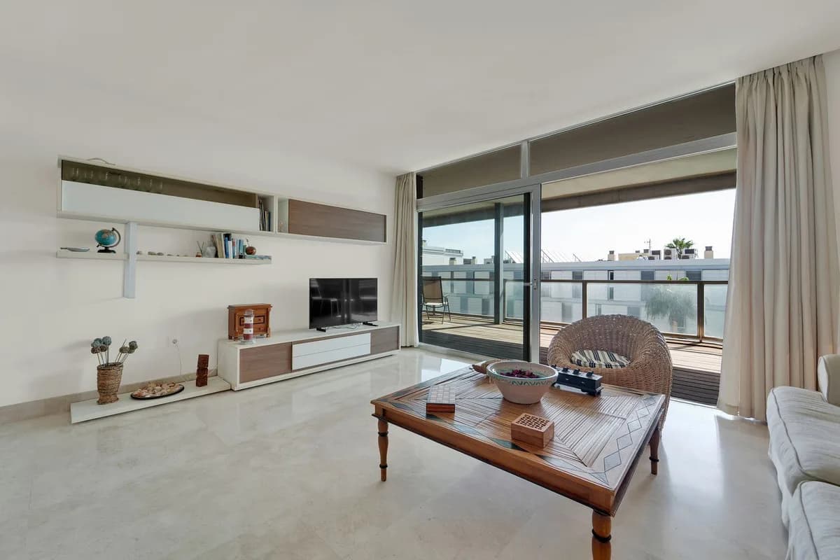 3 Bedroom Middle Floor Apartment for Sale in Manilva, Málaga