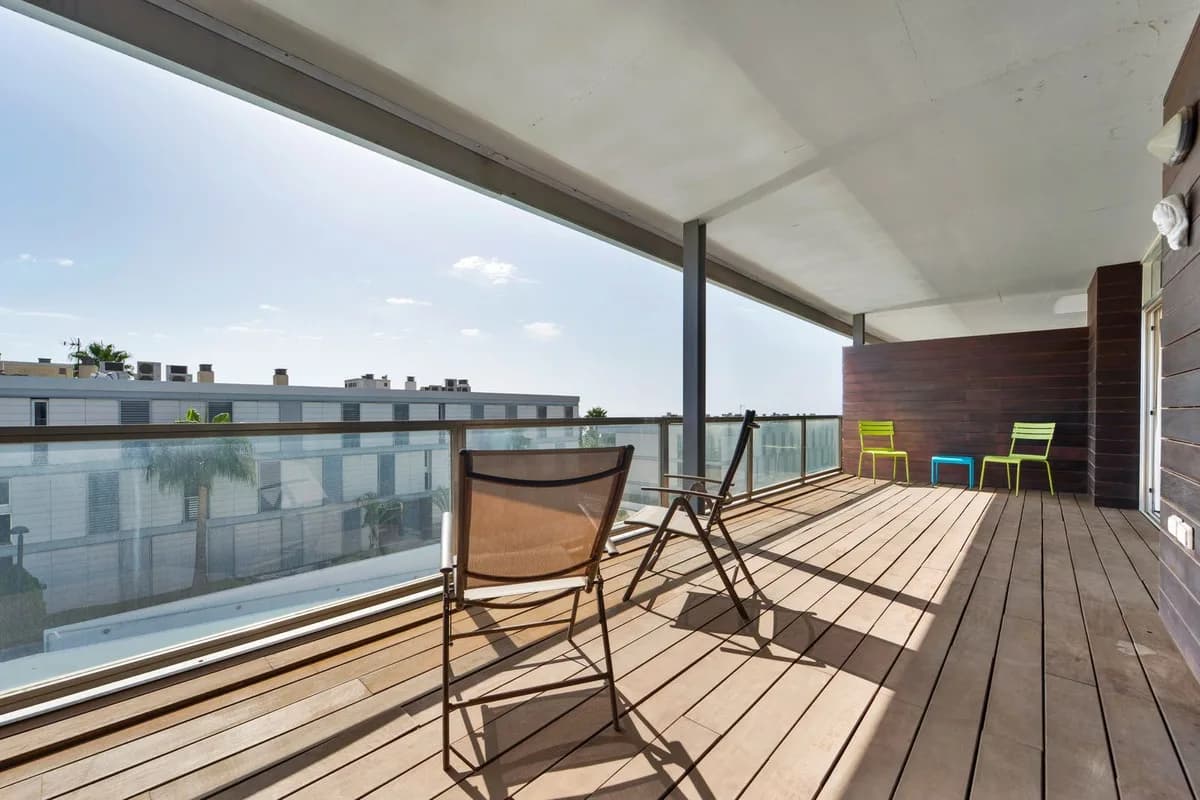 3 Bedroom Middle Floor Apartment for Sale in Manilva, Málaga - Image 7