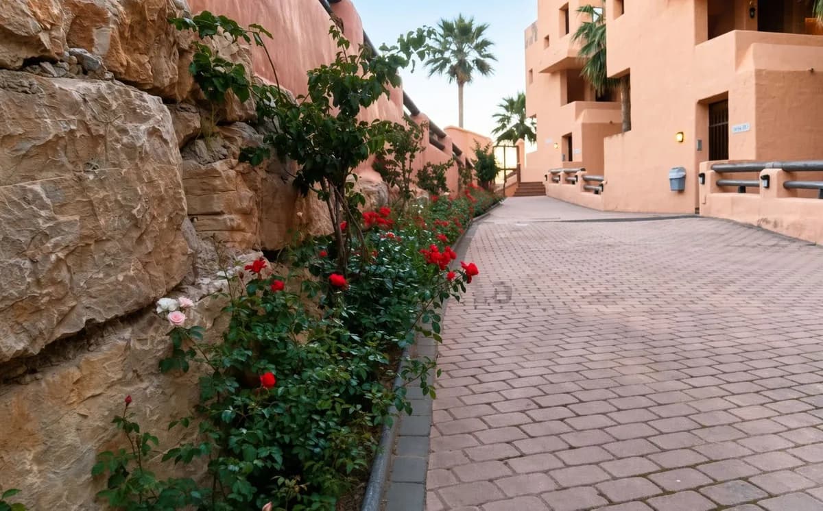 2 Bedroom Ground Floor Apartment for Sale in La Duquesa, Málaga - Image 4