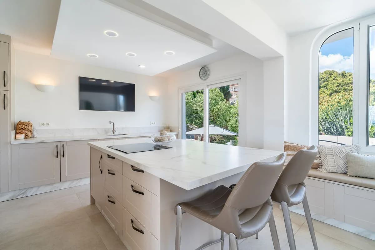 3 Bedroom Detached Villa for Sale in Torreblanca, Málaga - Image 3