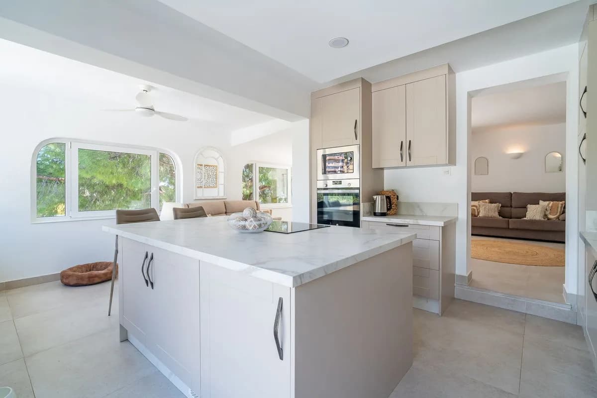 3 Bedroom Detached Villa for Sale in Torreblanca, Málaga - Image 6