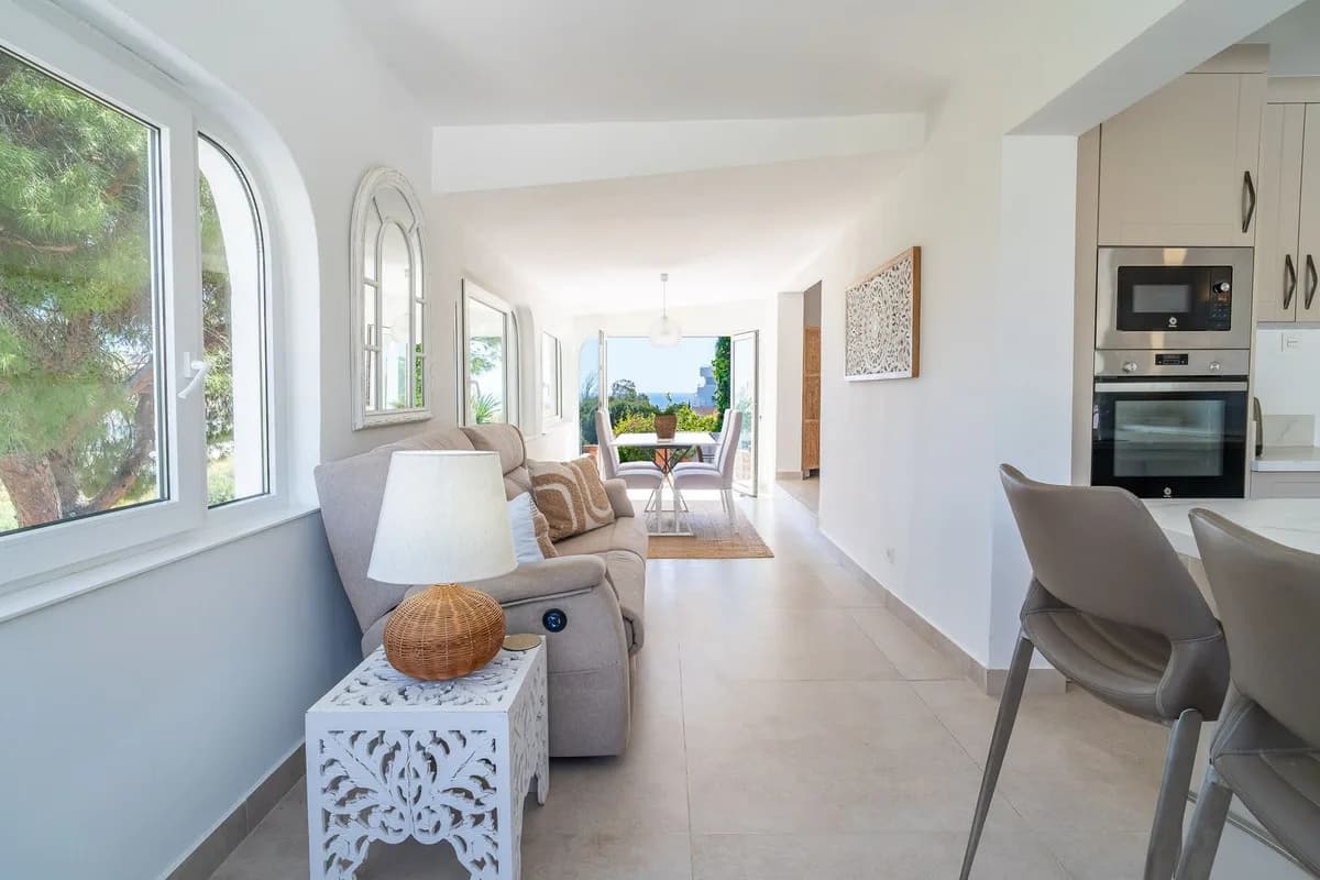 3 Bedroom Detached Villa for Sale in Torreblanca, Málaga - Image 9
