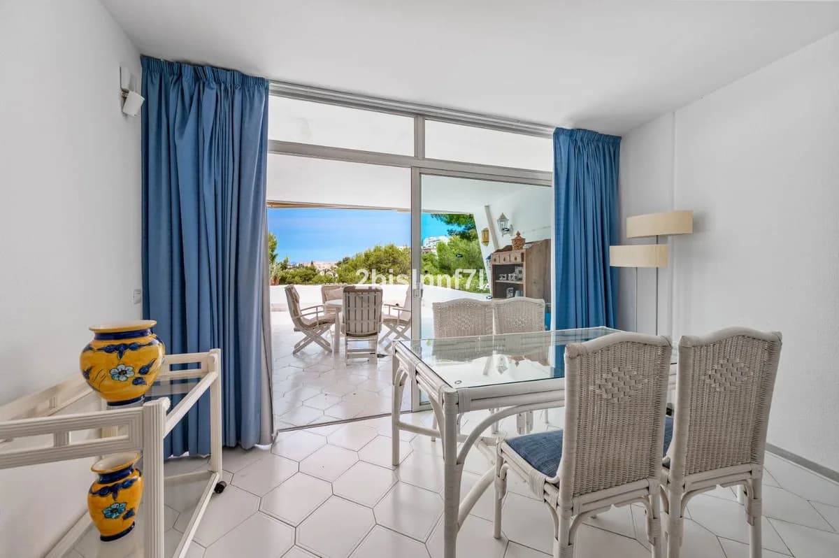 2 Bedroom Middle Floor Apartment for Sale in Miraflores, Málaga - Image 4