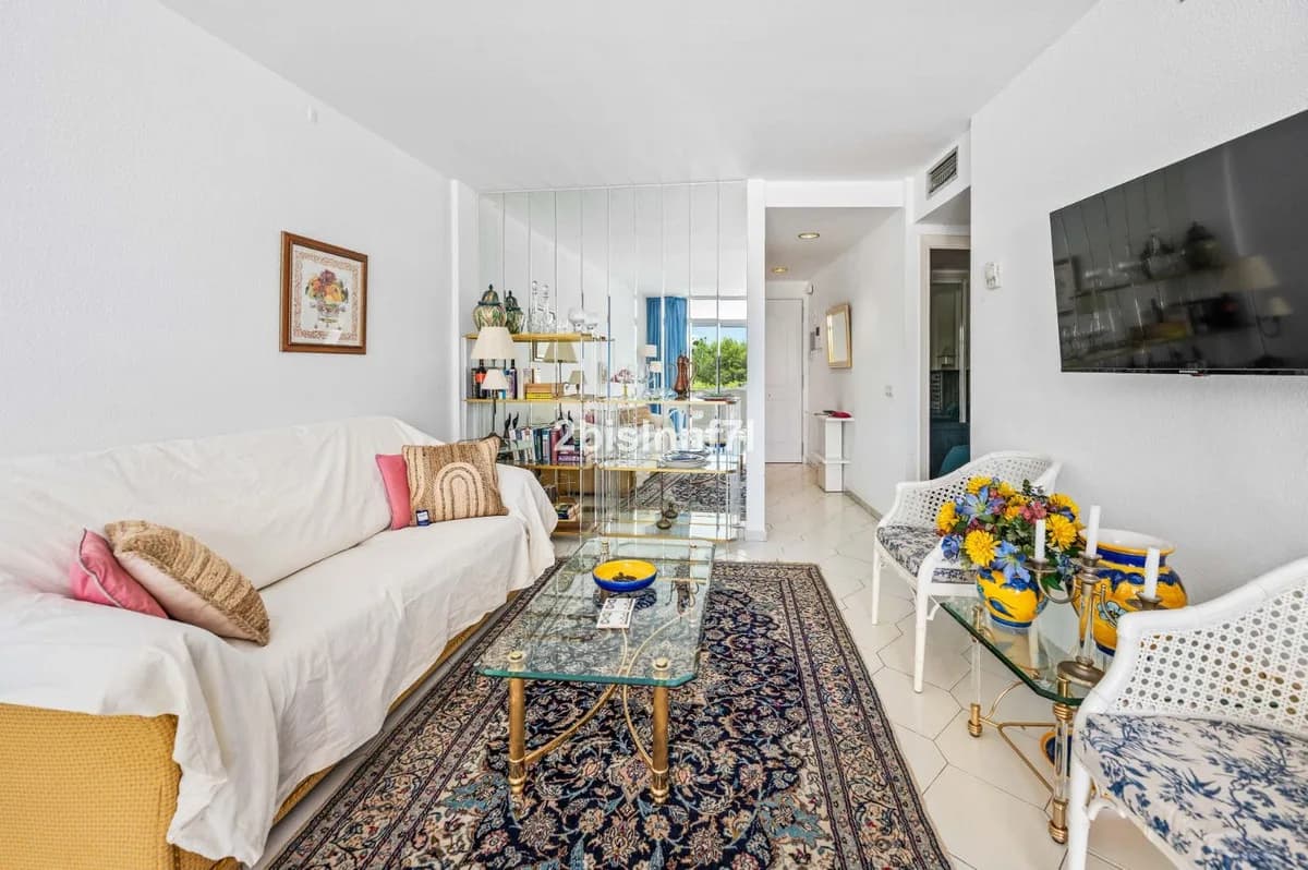 2 Bedroom Middle Floor Apartment for Sale in Miraflores, Málaga - Image 5