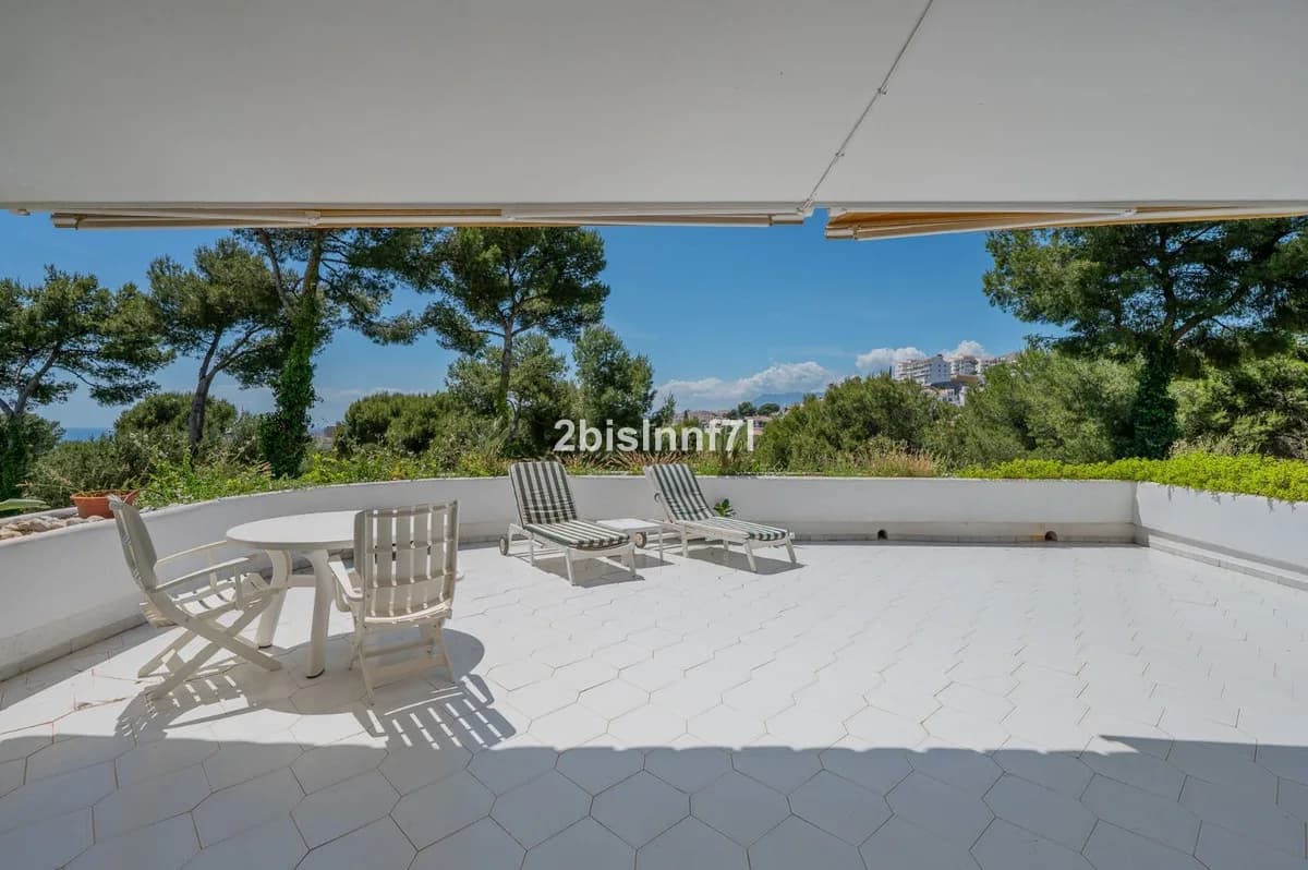 2 Bedroom Middle Floor Apartment for Sale in Miraflores, Málaga - Image 8
