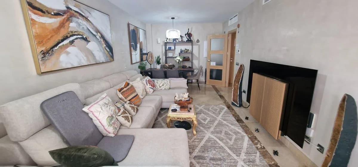 2 Bedroom Ground Floor Apartment for Sale in La Duquesa, Málaga - Image 2