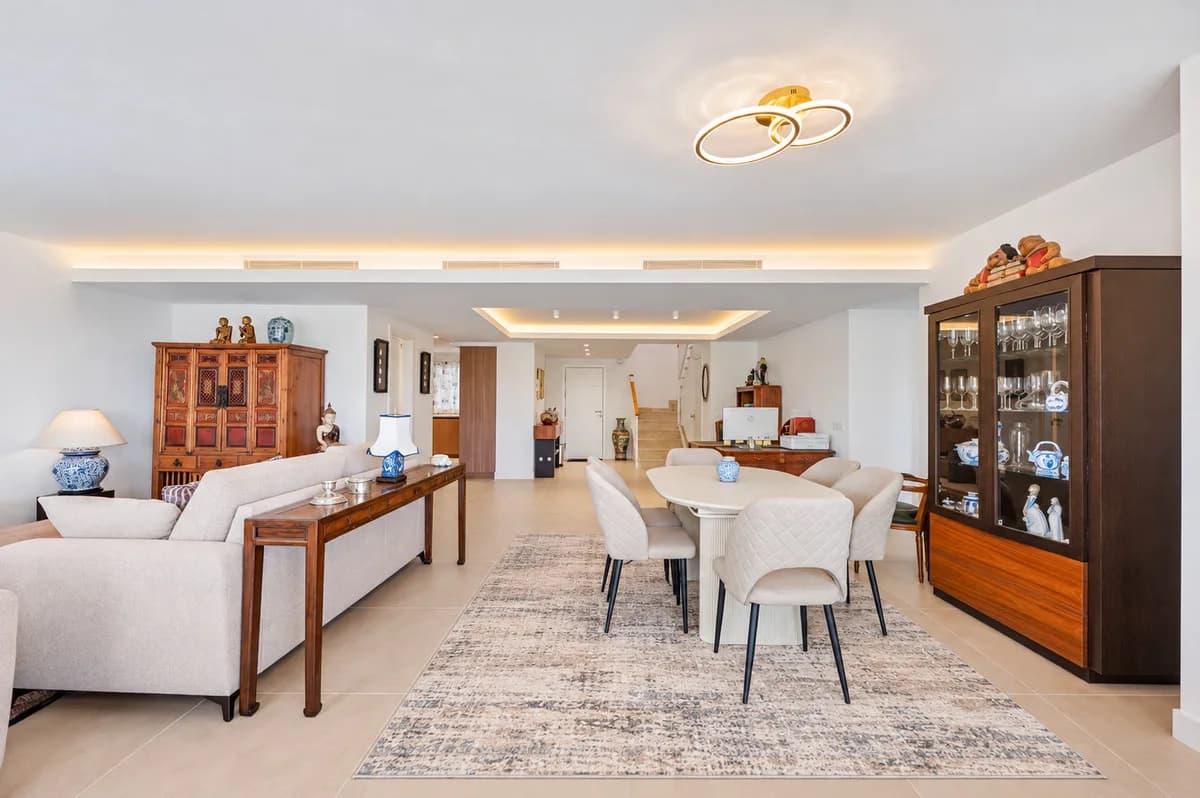 4 Bedroom Penthouse Duplex for Sale in Guadalmina Alta, Málaga - Image 2