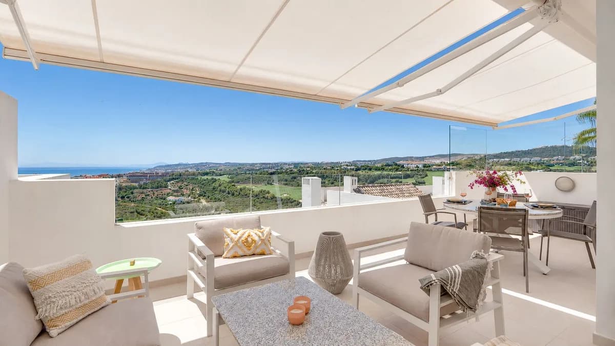 2 Bedroom Penthouse for Sale in Casares, Málaga