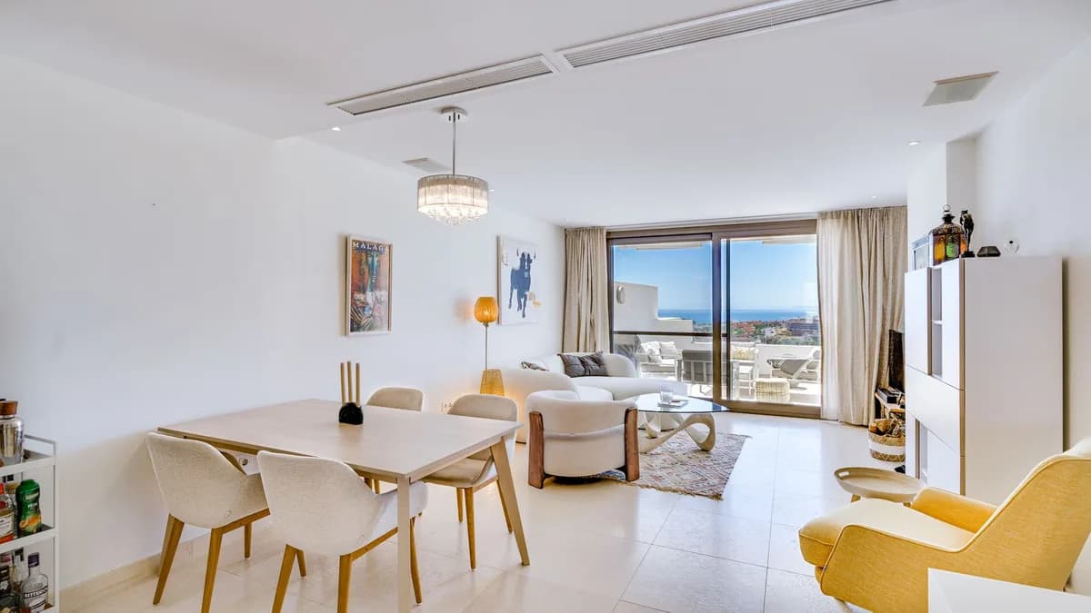 2 Bedroom Penthouse for Sale in Casares, Málaga - Image 2