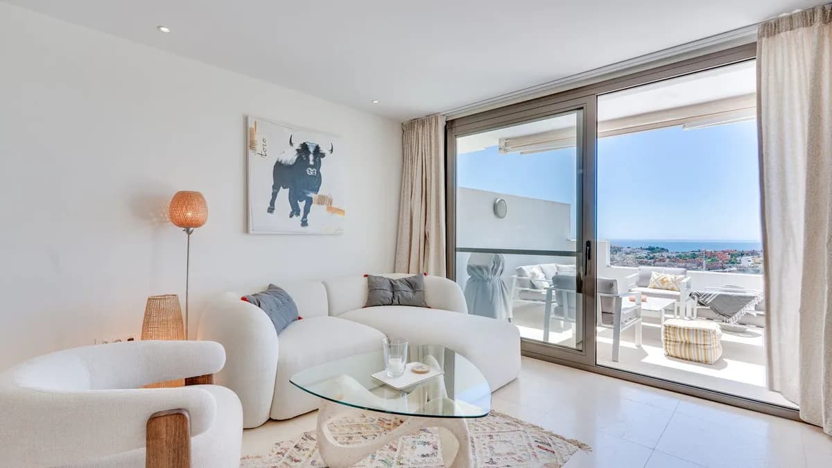2 Bedroom Penthouse for Sale in Casares, Málaga - Image 4