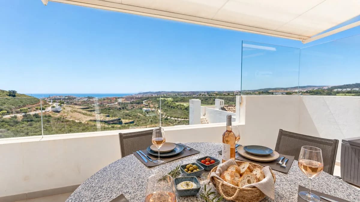 2 Bedroom Penthouse for Sale in Casares, Málaga - Image 6