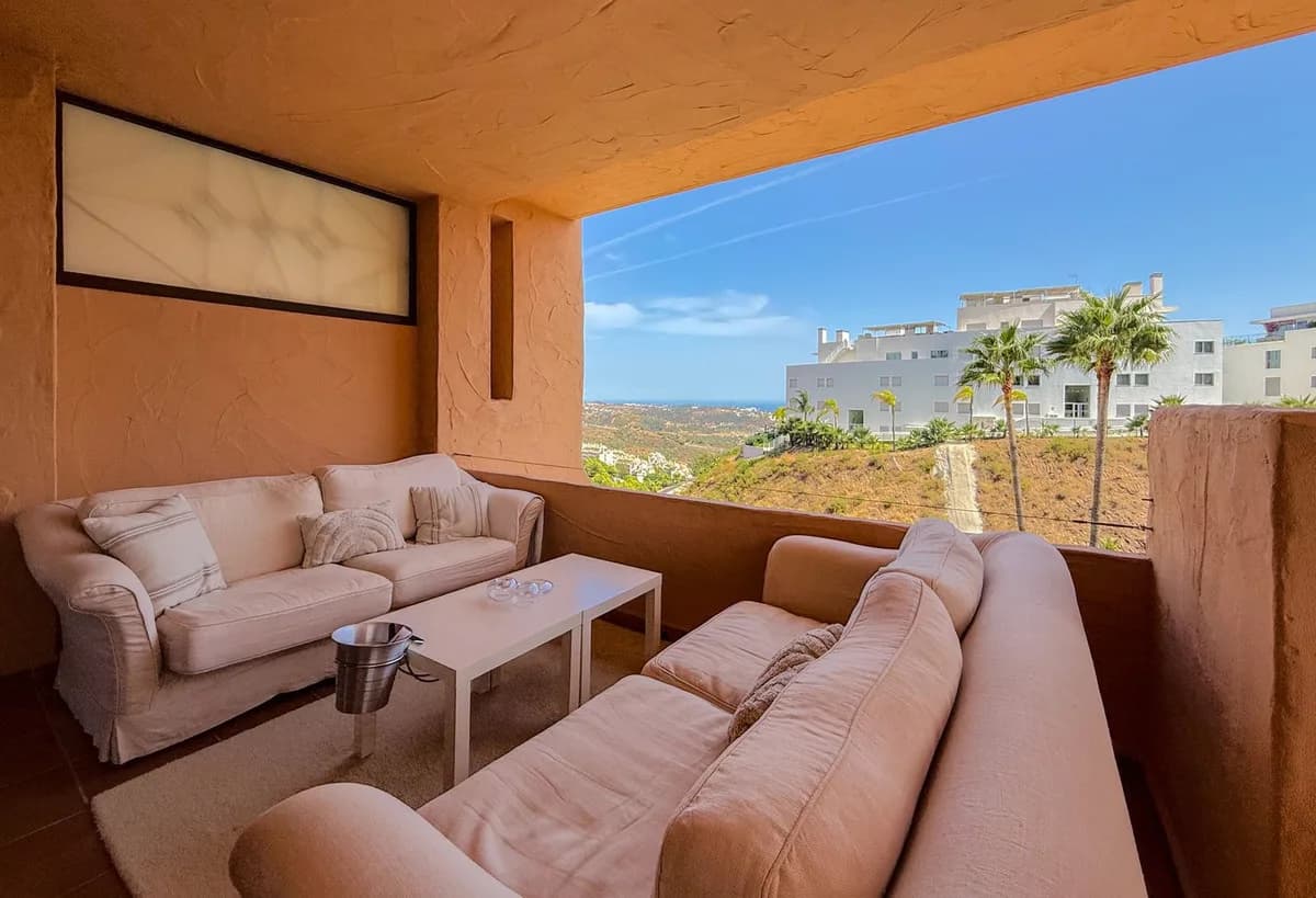 2 Bedroom Middle Floor Apartment for Sale in La Cala de Mijas, Málaga - Image 2