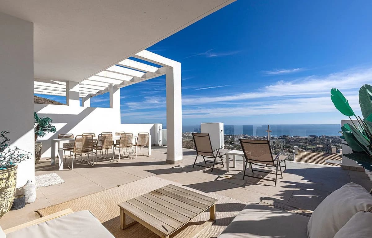 3 Bedroom Penthouse Duplex for Sale in Benalmadena, Málaga