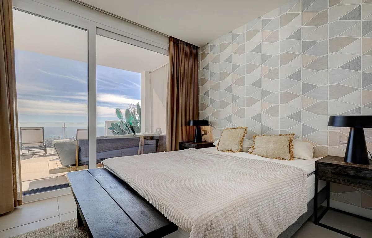 3 Bedroom Penthouse Duplex for Sale in Benalmadena, Málaga - Image 4
