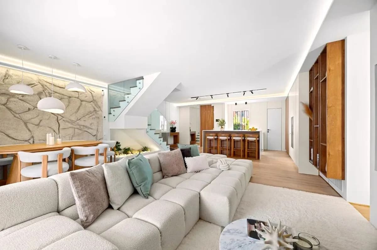 3 Bedroom Semi-Detached House for Sale in The Golden Mile, Málaga - Image 3