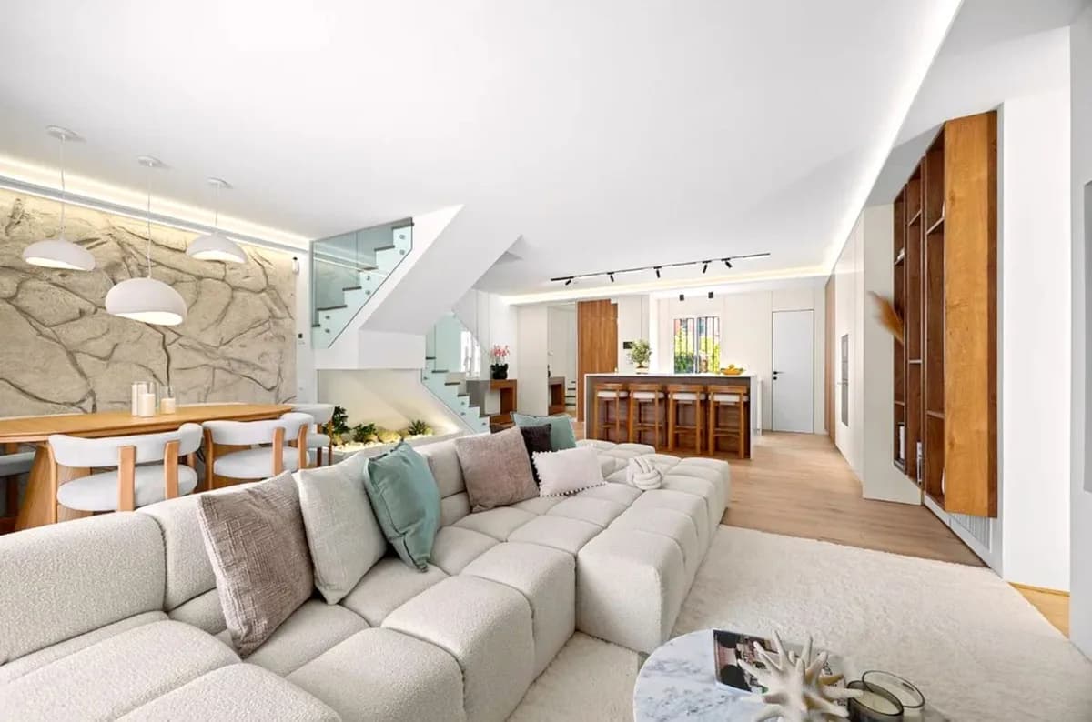 3 Bedroom Semi-Detached House for Sale in The Golden Mile, Málaga - Image 5