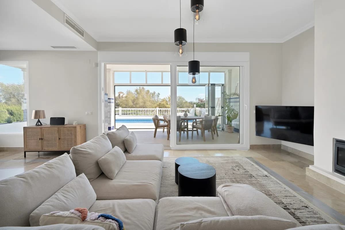 3 Bedroom Semi-Detached House for Sale in La Mairena, Málaga - Image 7