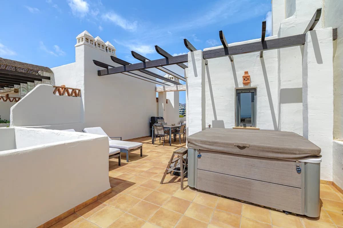 2 Bedroom Penthouse Duplex for Sale in Estepona, Málaga - Image 6