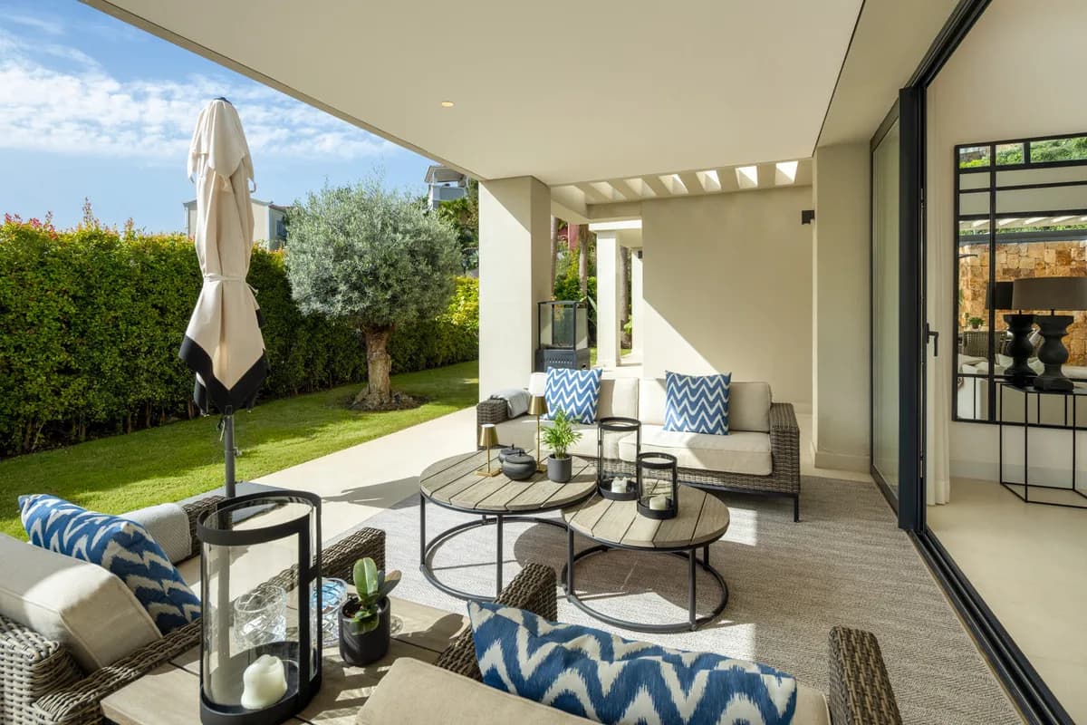 5 Bedroom Detached Villa for Sale in Nueva Andalucía, Málaga - Image 9