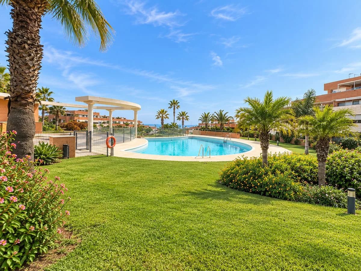 3 Bedroom Ground Floor Apartment for Sale in Torremolinos, Málaga - Image 3