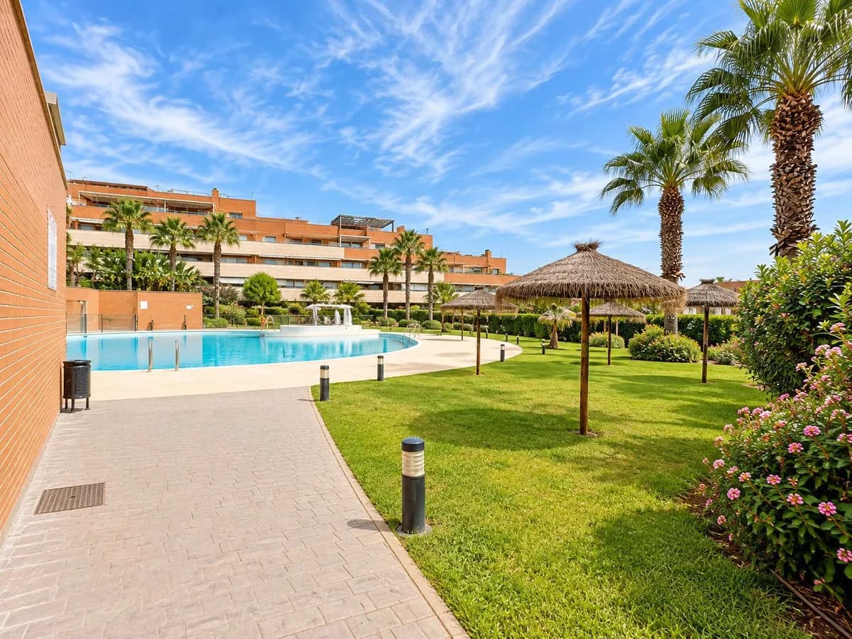 3 Bedroom Ground Floor Apartment for Sale in Torremolinos, Málaga - Image 4