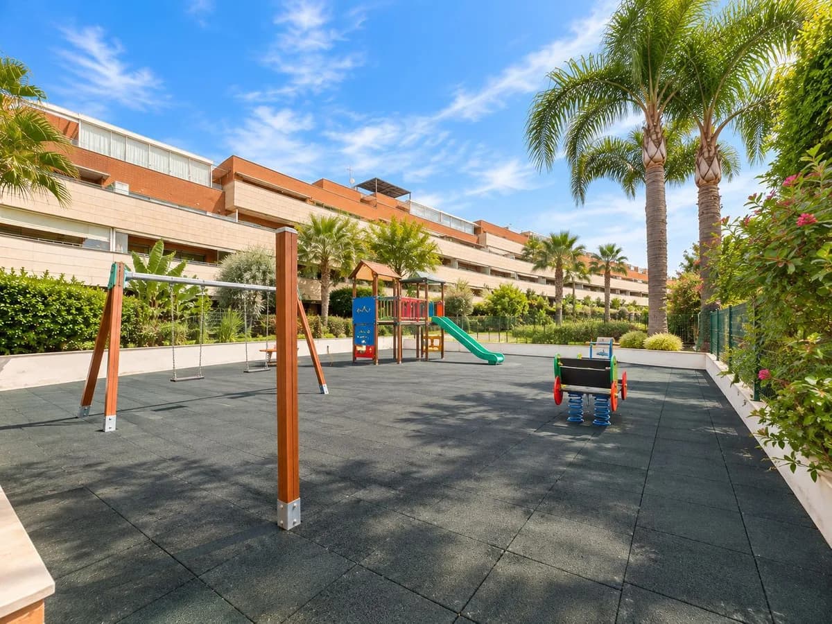 3 Bedroom Ground Floor Apartment for Sale in Torremolinos, Málaga - Image 5